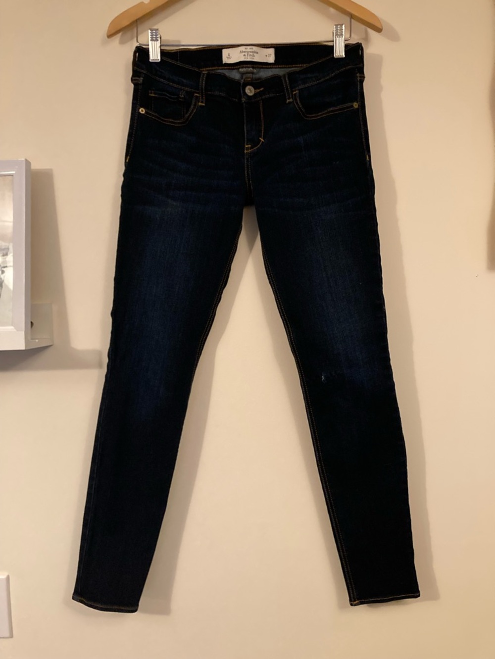 Abercrombie & Fitch Vintage Dark Blue  Perfect Stretch Skinny Jeans Size 4 27W
